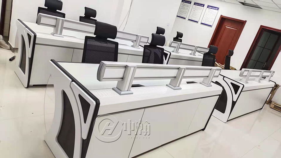 多工位控制臺(tái)